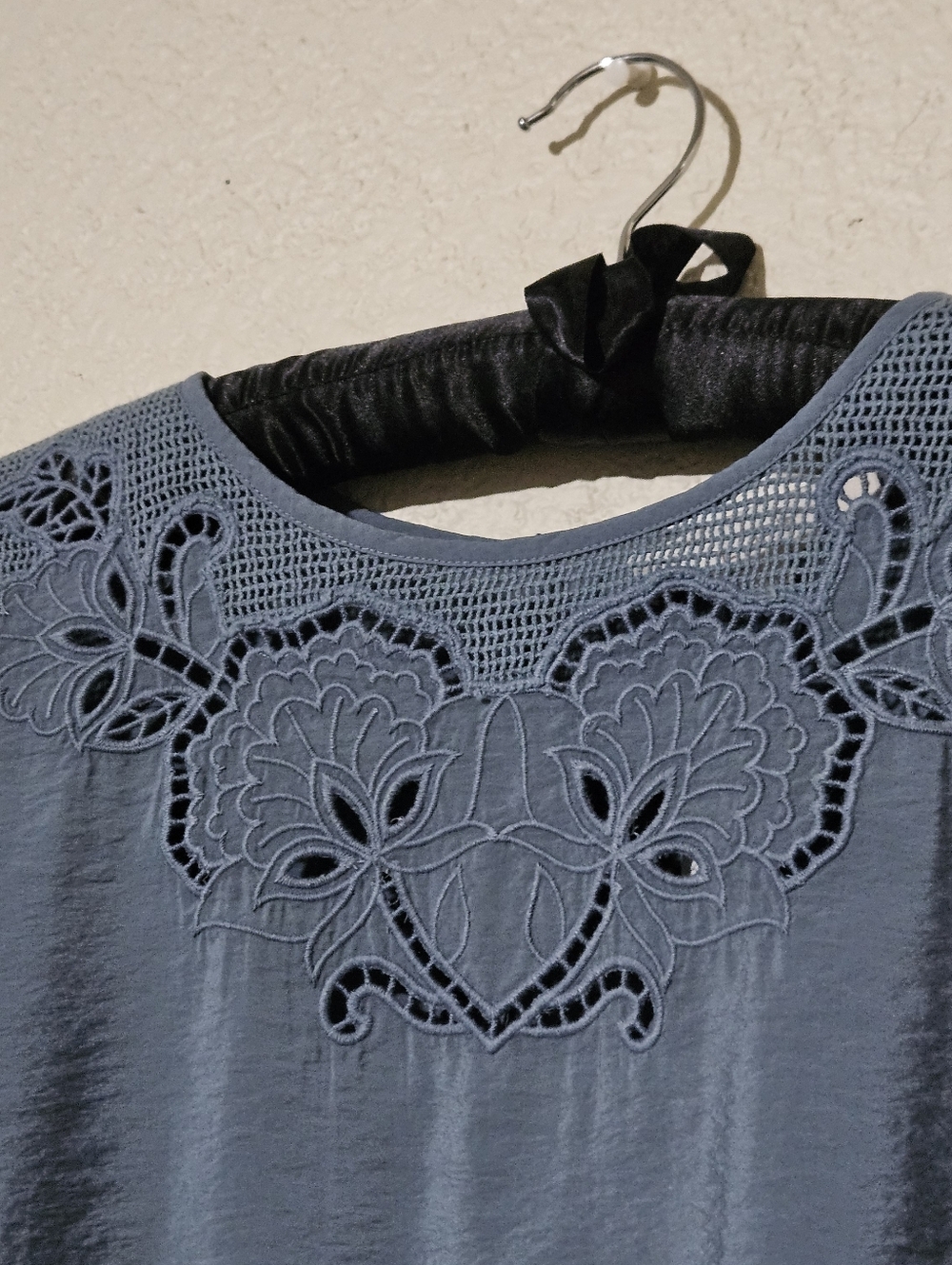 Loft Embroidered Blue Blouse Medium - Picture 5 of 7